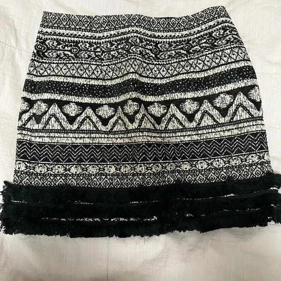 Romeo & Juliet Couture Dresses & Skirts - NWT Romeo & Juliet Couture Skirt